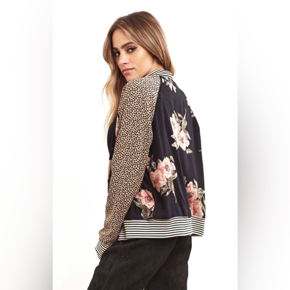 saltwater LUXE Jackets & Blazers - Saltwater Luxe Floral Print Bomber Jacket Size L